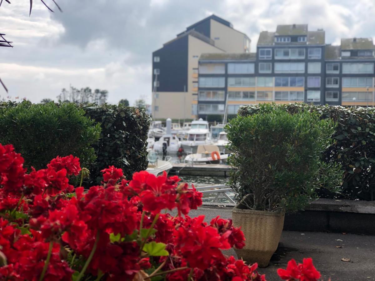 Bleu Sale - F2 Courseulles Avec Balcon Apartment Exterior photo